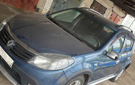 Renault Sandero I, 2013 год, 550 000 рублей, 2 фотография