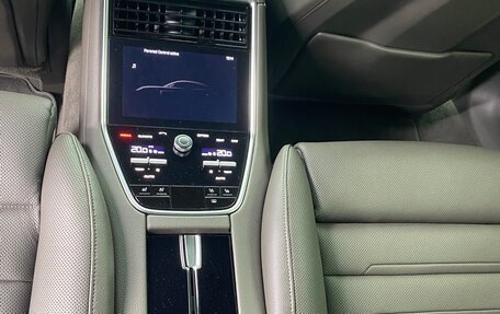 Porsche Panamera II рестайлинг, 2019 год, 16 фотография
