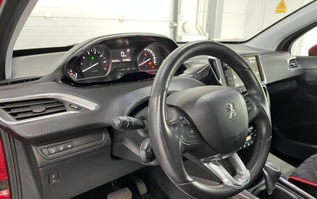 Peugeot 2008 II, 2017 год, 1 499 000 рублей, 8 фотография