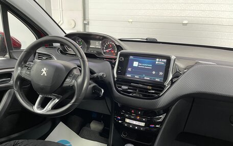 Peugeot 2008 II, 2017 год, 1 499 000 рублей, 9 фотография
