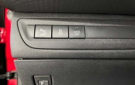 Peugeot 2008 II, 2017 год, 1 499 000 рублей, 18 фотография