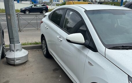 Hyundai Solaris II рестайлинг, 2019 год, 950 000 рублей, 2 фотография