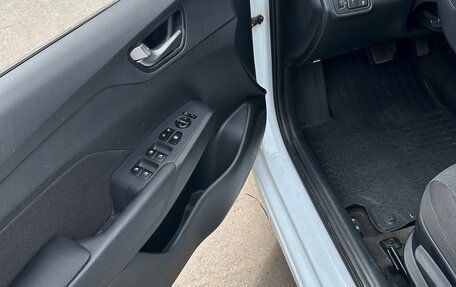 Hyundai Solaris II рестайлинг, 2019 год, 950 000 рублей, 5 фотография