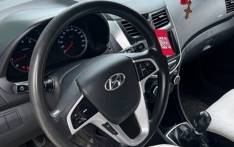 Hyundai Solaris II рестайлинг, 2012 год, 785 000 рублей, 9 фотография