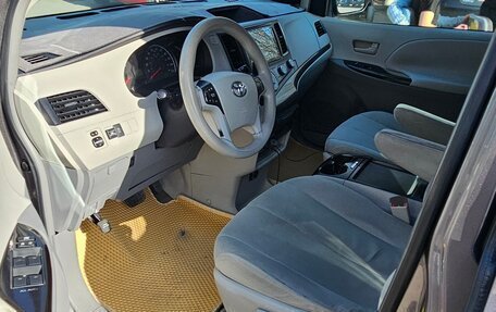 Toyota Sienna III, 2010 год, 1 150 000 рублей, 5 фотография
