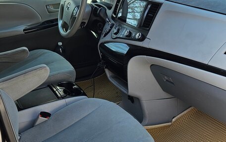 Toyota Sienna III, 2010 год, 1 150 000 рублей, 6 фотография