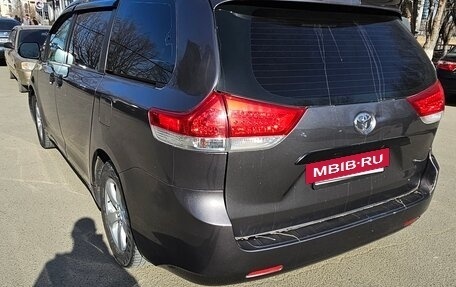 Toyota Sienna III, 2010 год, 1 150 000 рублей, 3 фотография