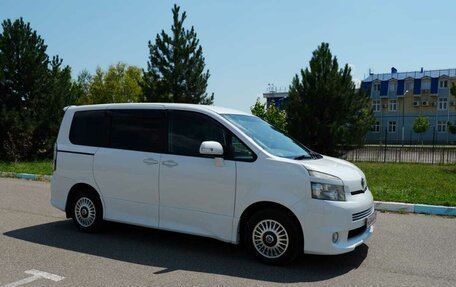 Toyota Voxy II, 2008 год, 1 500 000 рублей, 3 фотография