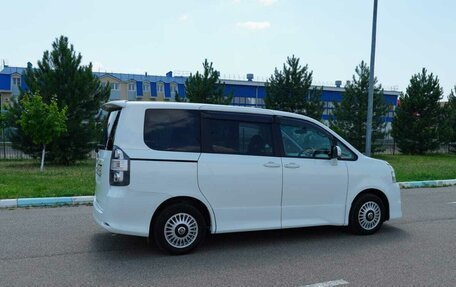 Toyota Voxy II, 2008 год, 1 500 000 рублей, 16 фотография