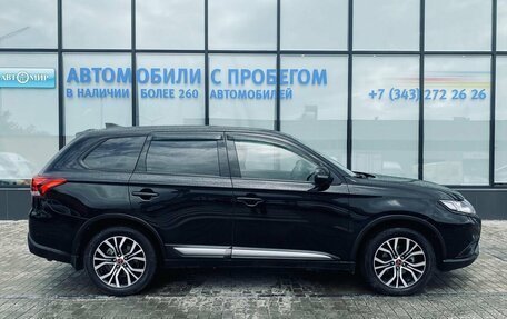 Mitsubishi Outlander III рестайлинг 3, 2021 год, 2 355 000 рублей, 6 фотография