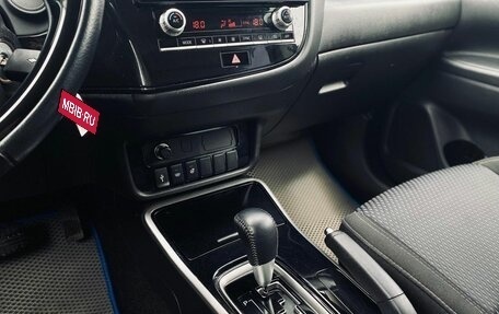 Mitsubishi Outlander III рестайлинг 3, 2021 год, 2 355 000 рублей, 15 фотография