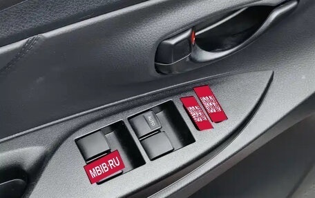 Toyota Yaris XP150 рестайлинг, 2022 год, 1 179 000 рублей, 7 фотография