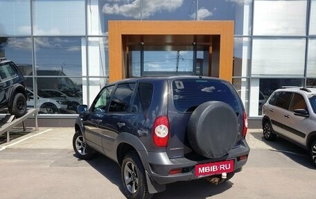 Chevrolet Niva I рестайлинг, 2018 год, 949 000 рублей, 7 фотография