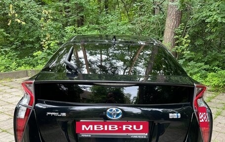 Toyota Prius IV XW50, 2018 год, 1 690 000 рублей, 2 фотография