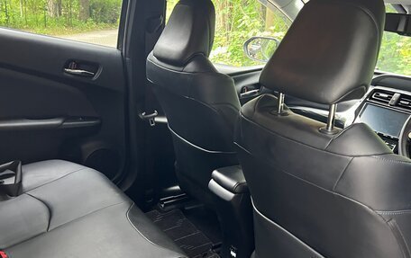Toyota Prius IV XW50, 2018 год, 1 690 000 рублей, 9 фотография