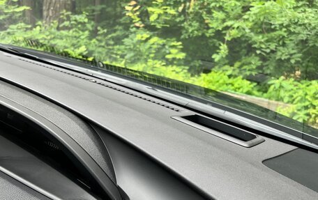 Toyota Prius IV XW50, 2018 год, 1 690 000 рублей, 10 фотография