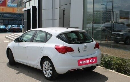 Opel Astra J, 2011 год, 740 000 рублей, 3 фотография