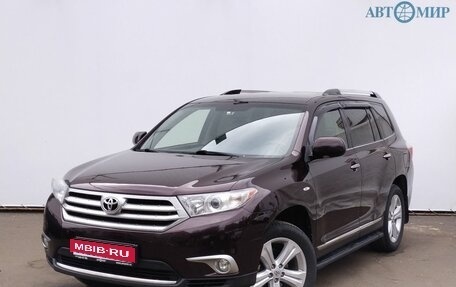 Toyota Highlander III, 2013 год, 1 840 000 рублей, 1 фотография