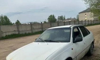 Daewoo Nexia I рестайлинг, 2001 год, 100 000 рублей, 1 фотография