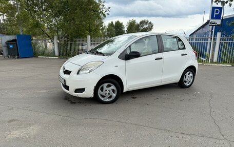 Toyota Yaris III рестайлинг, 2009 год, 500 000 рублей, 2 фотография