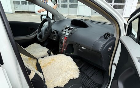 Toyota Yaris III рестайлинг, 2009 год, 500 000 рублей, 9 фотография