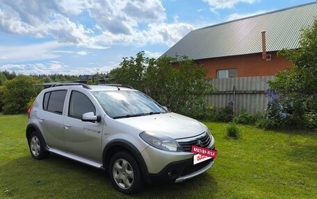 Renault Sandero I, 2013 год, 650 000 рублей, 2 фотография