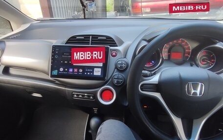Honda Fit III, 2013 год, 1 000 000 рублей, 2 фотография