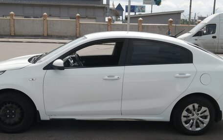 KIA Rio IV, 2018 год, 600 000 рублей, 5 фотография