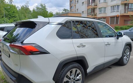 Toyota RAV4, 2020 год, 3 800 000 рублей, 10 фотография