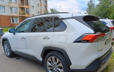 Toyota RAV4, 2020 год, 3 800 000 рублей, 8 фотография