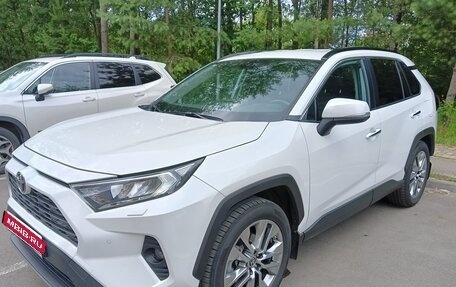 Toyota RAV4, 2020 год, 3 800 000 рублей, 5 фотография