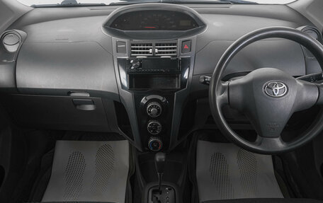 Toyota Vitz, 2006 год, 599 000 рублей, 14 фотография