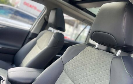 Toyota RAV4, 2025 год, 3 700 000 рублей, 15 фотография