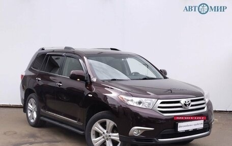 Toyota Highlander III, 2013 год, 1 840 000 рублей, 3 фотография
