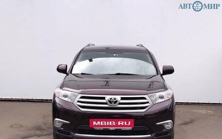 Toyota Highlander III, 2013 год, 1 840 000 рублей, 2 фотография
