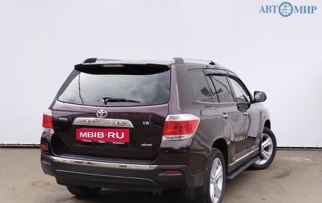 Toyota Highlander III, 2013 год, 1 840 000 рублей, 5 фотография