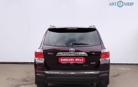 Toyota Highlander III, 2013 год, 1 840 000 рублей, 6 фотография
