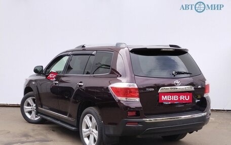 Toyota Highlander III, 2013 год, 1 840 000 рублей, 7 фотография