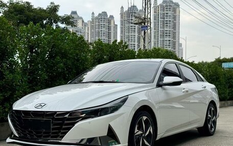Hyundai Elantra, 2021 год, 1 550 000 рублей, 2 фотография