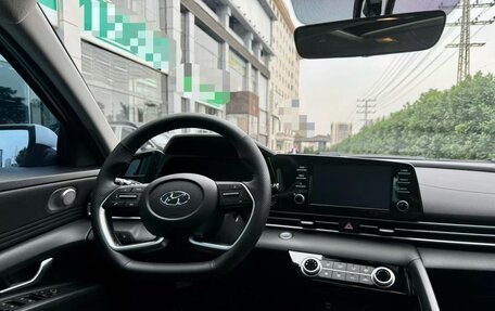 Hyundai Elantra, 2021 год, 1 550 000 рублей, 5 фотография