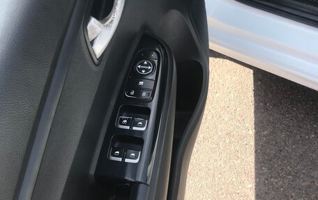 KIA Rio IV, 2017 год, 880 000 рублей, 8 фотография