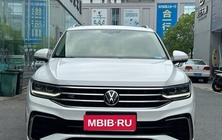 Volkswagen Tiguan II, 2021 год, 3 297 280 рублей, 2 фотография