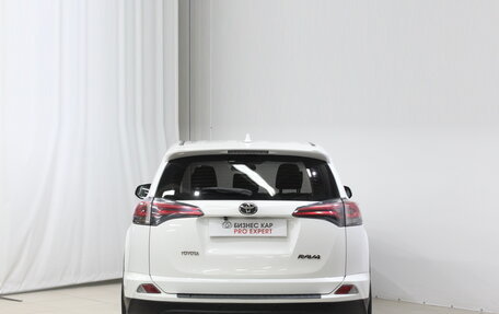 Toyota RAV4, 2018 год, 2 280 000 рублей, 6 фотография
