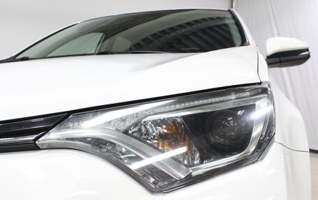 Toyota RAV4, 2018 год, 2 280 000 рублей, 9 фотография
