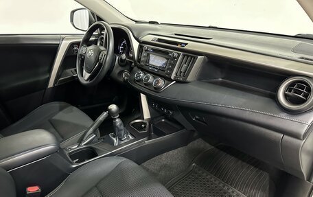 Toyota RAV4, 2018 год, 2 280 000 рублей, 18 фотография