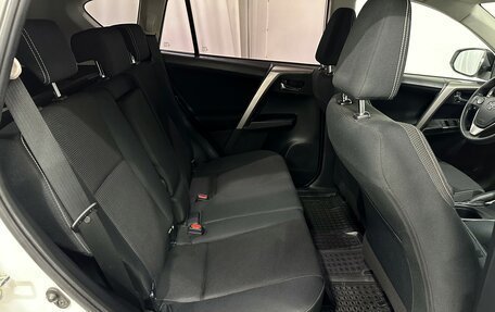 Toyota RAV4, 2018 год, 2 280 000 рублей, 26 фотография