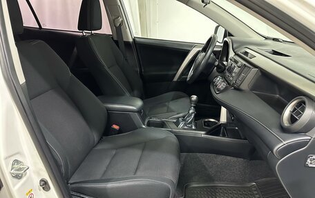 Toyota RAV4, 2018 год, 2 280 000 рублей, 24 фотография