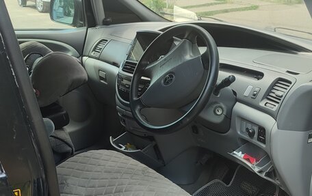Toyota Estima III рестайлинг -2, 2002 год, 1 050 000 рублей, 2 фотография