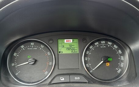 Skoda Fabia II, 2011 год, 595 000 рублей, 10 фотография