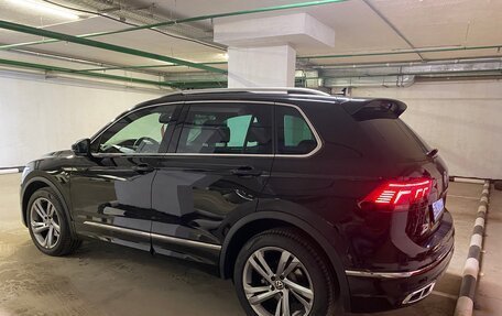 Volkswagen Tiguan II, 2021 год, 4 000 000 рублей, 2 фотография